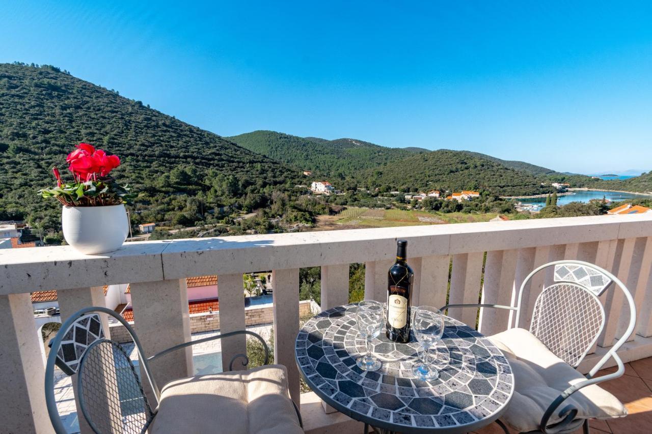 Villa Castello Zrnovo Eksteriør billede